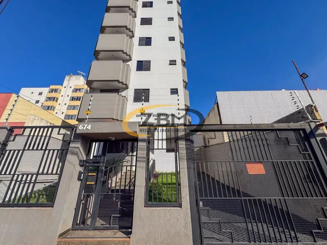 Apartamento para locação, Edifício Silverstone, 03 quartos (01 suíte), 01 vaga de garagem,