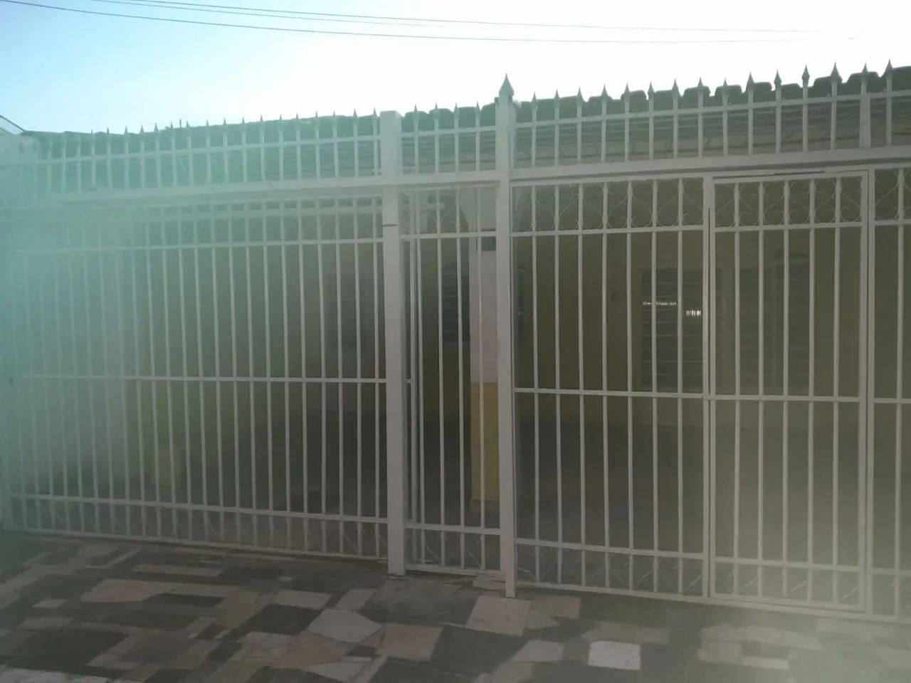 Alugo casa 03 quartos