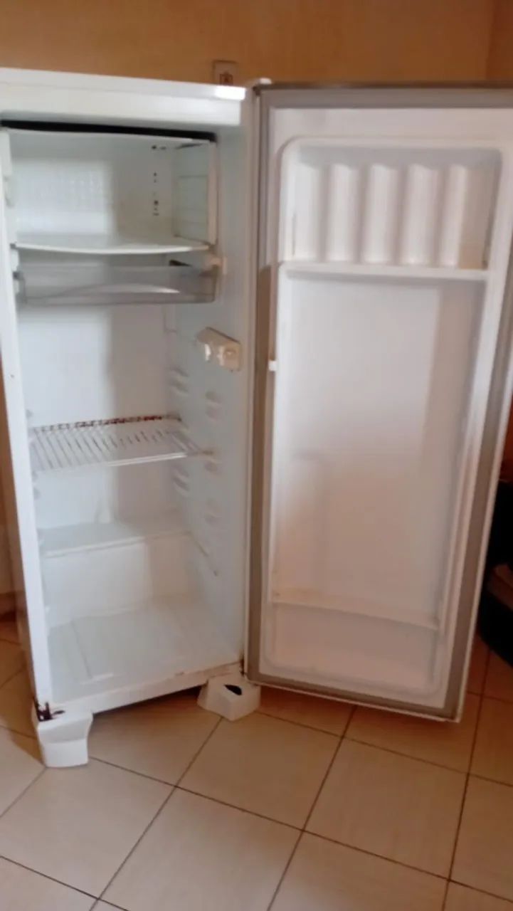 Vendo geladeira  - Foto 2