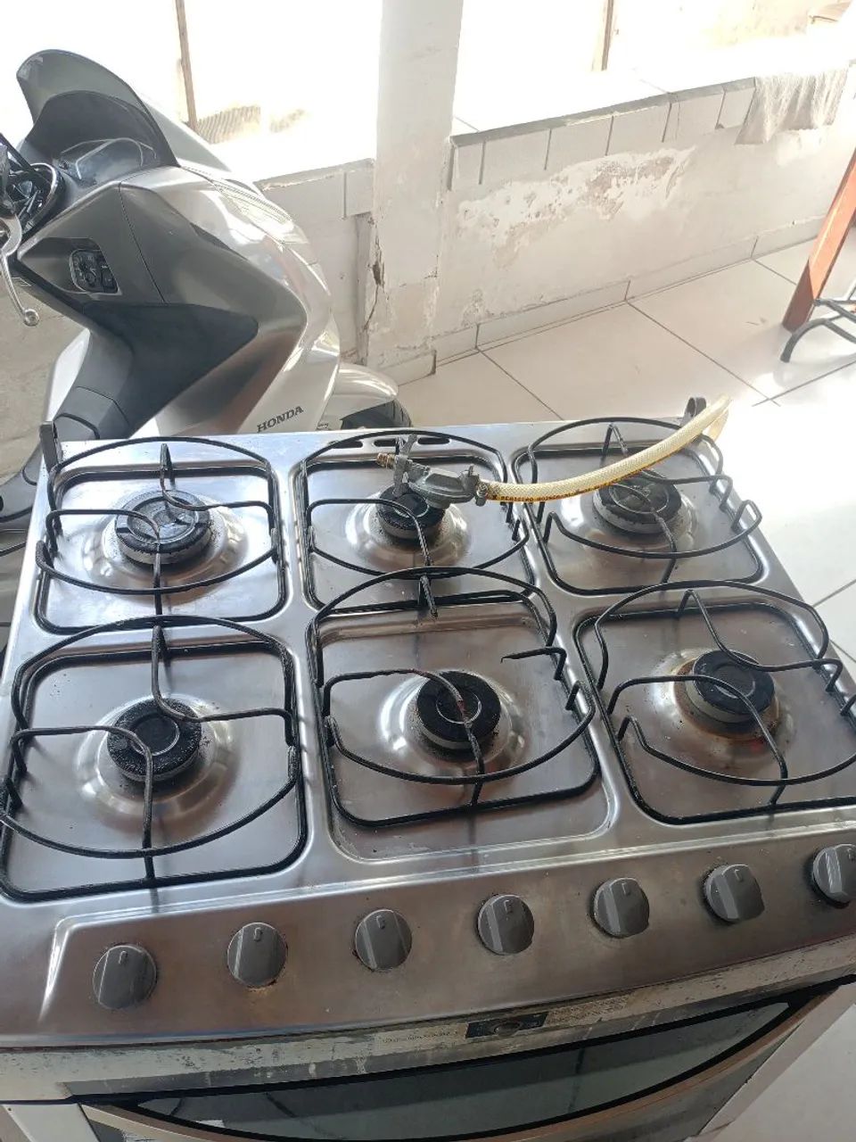 Fogão 6 bocas, com mangueira e relógio 230 - Foto 2