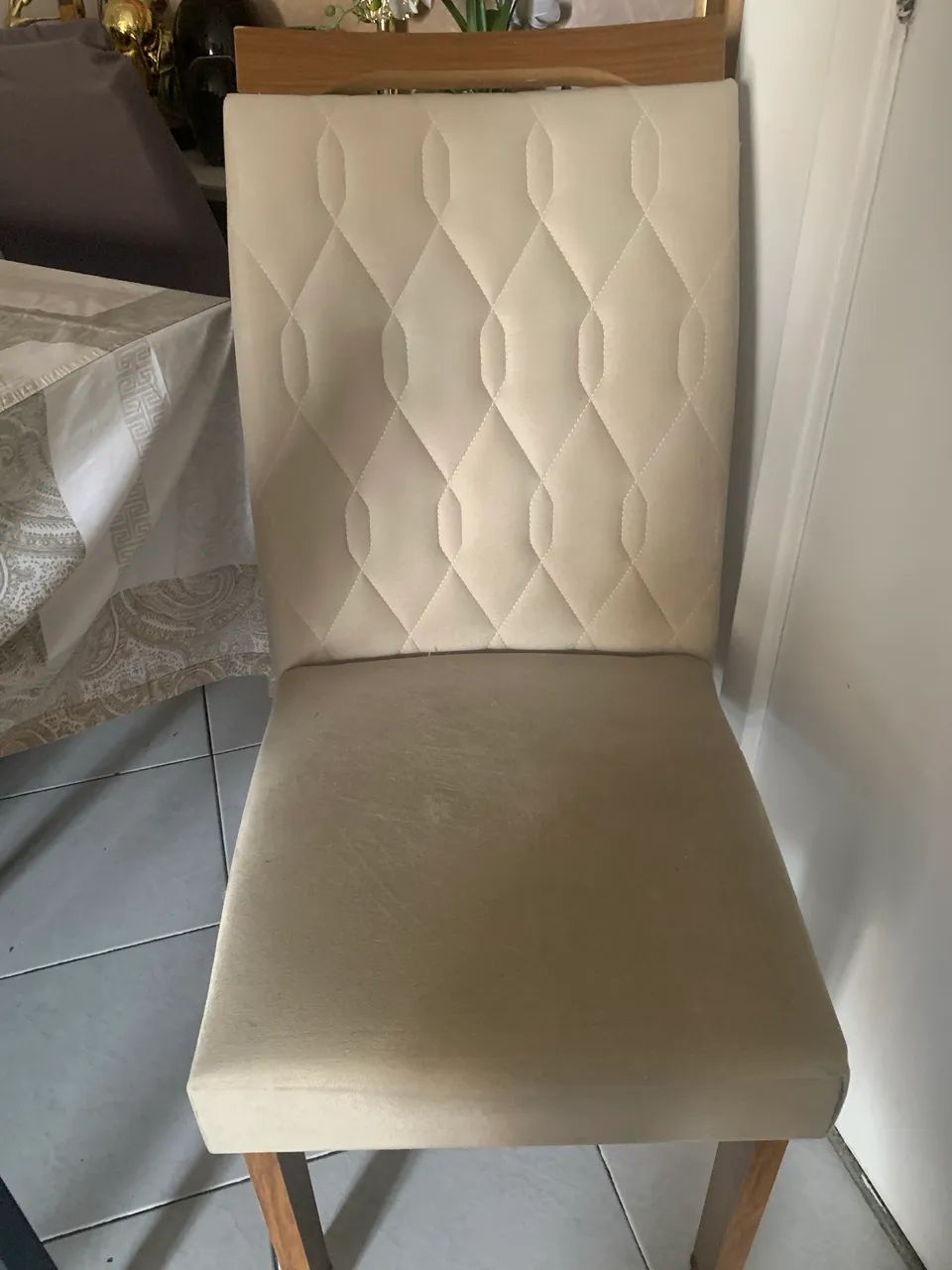 Vendo 6 cadeiras de sala de jantar