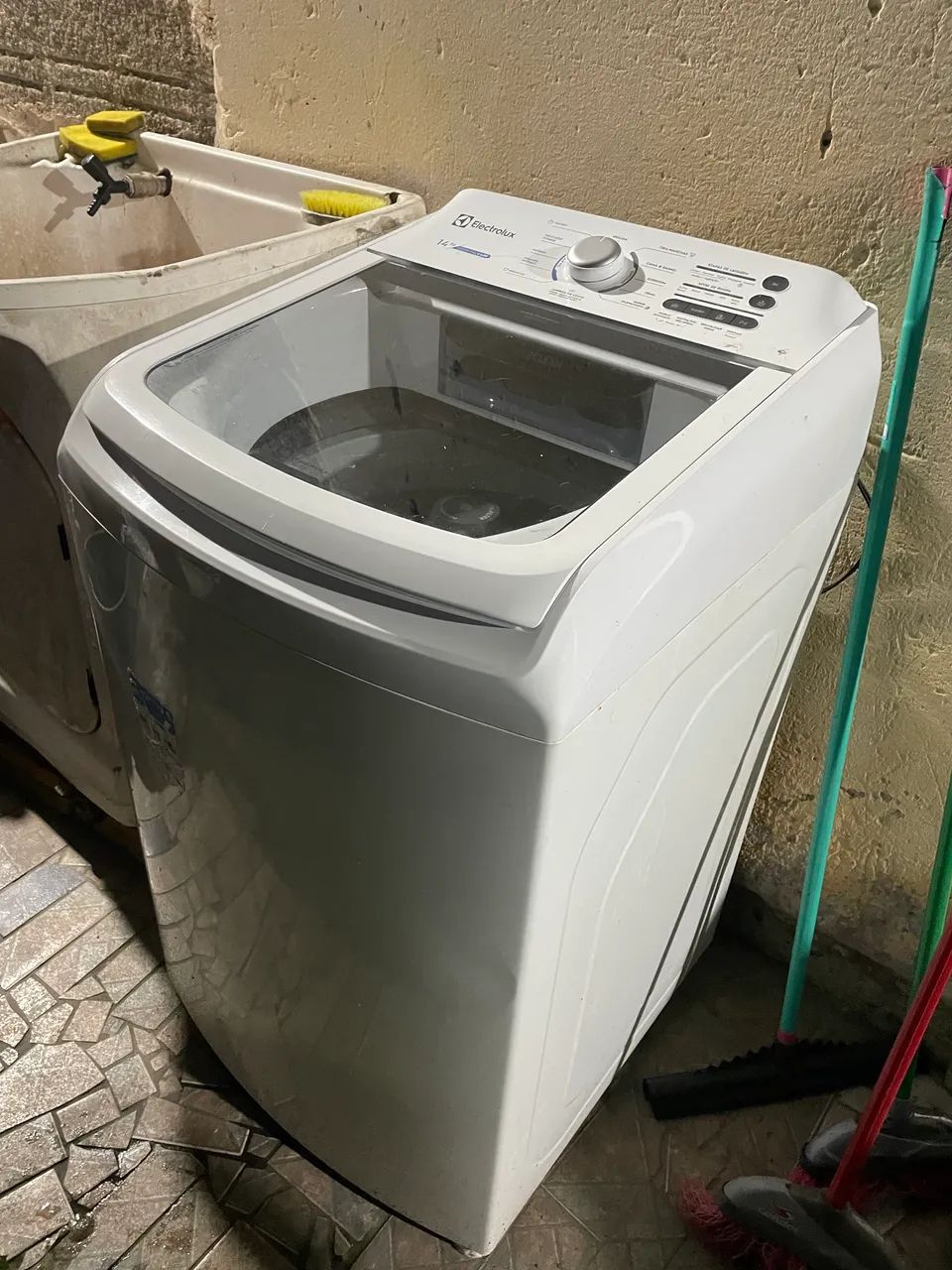 Máquina de lavar usada