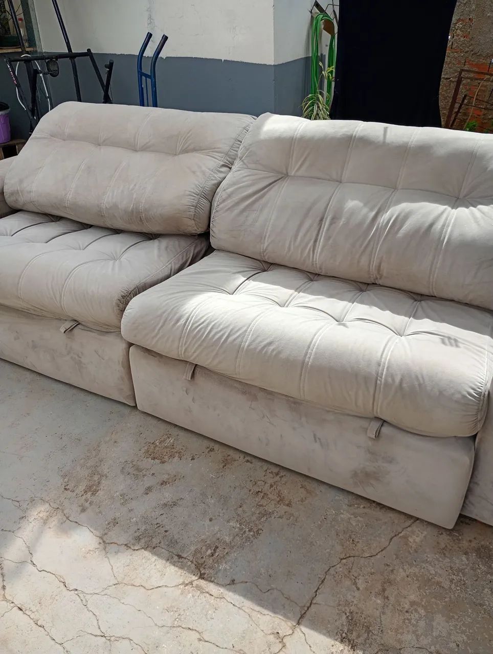 Sofá retrátil e reclinável bem novo entrego  - Foto 2