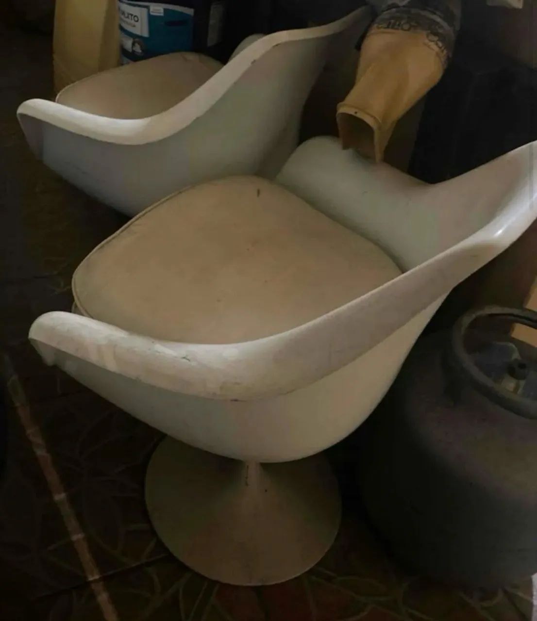 Mesa Sarien com 4 poltronas giratórias k - Foto 4