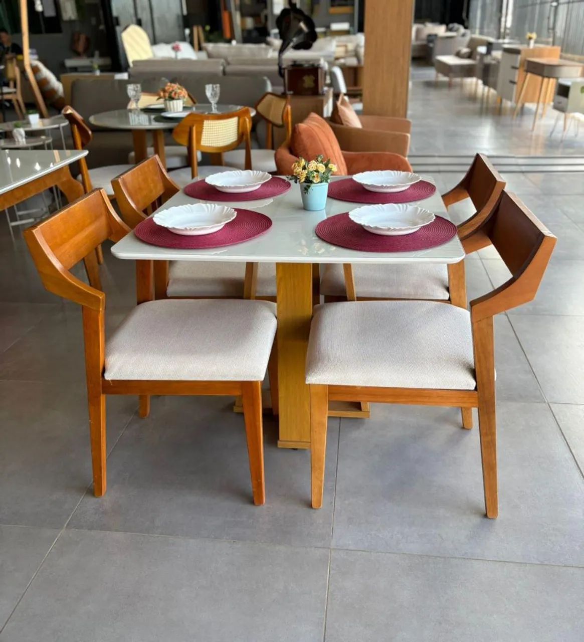Mesa de Jantar 90×90 com 4 cadeiras nova a pronta entrega 