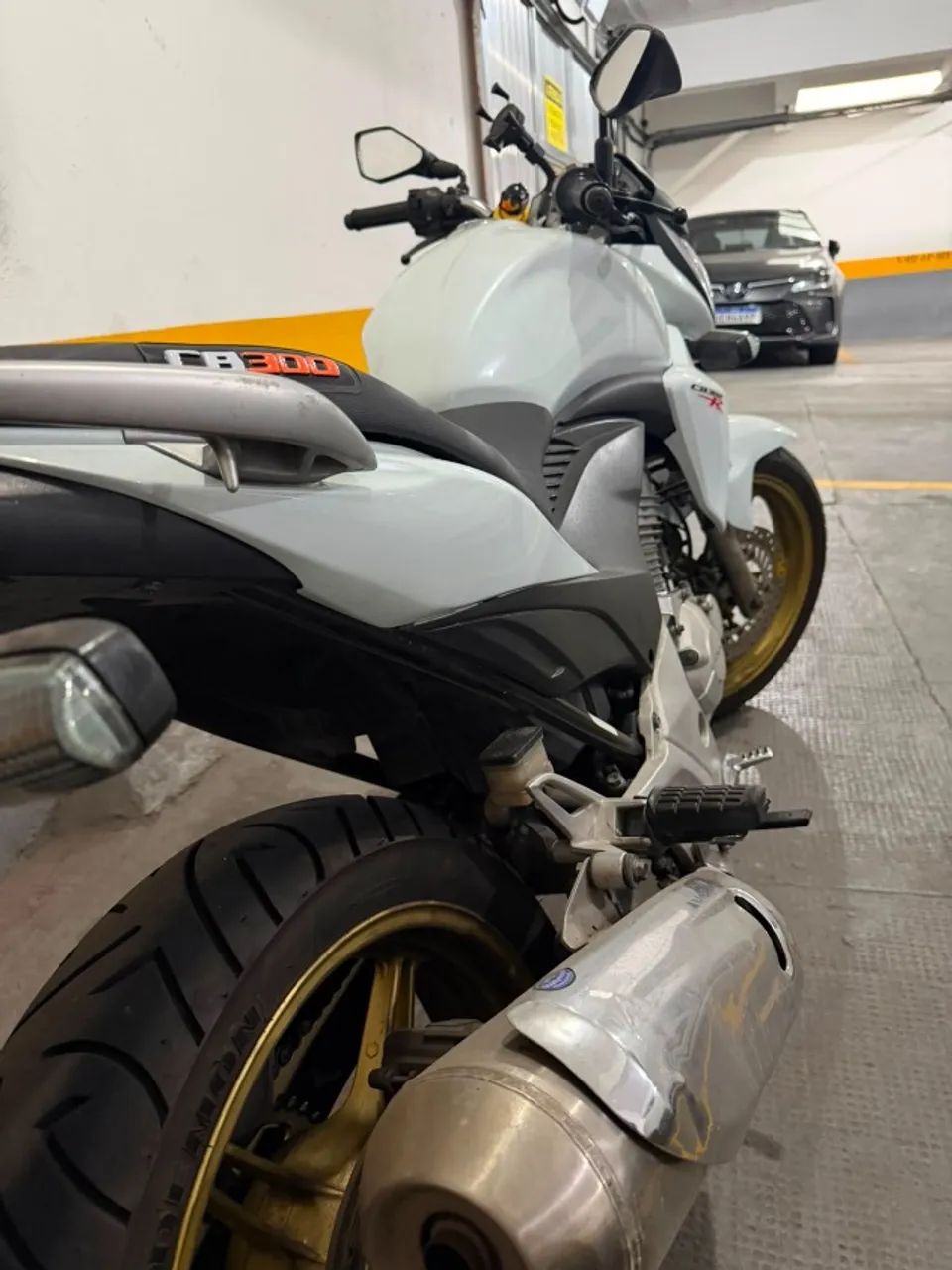 CB300R BRANCO PEROLADO 2014 ABS BAIXO KM - Foto 2