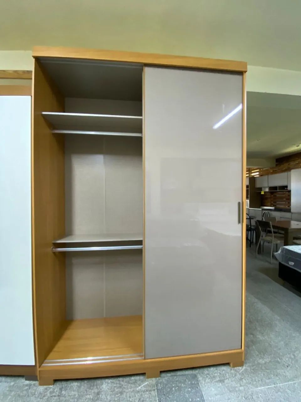 Guarda roupa de solteiro alto  - Foto 3