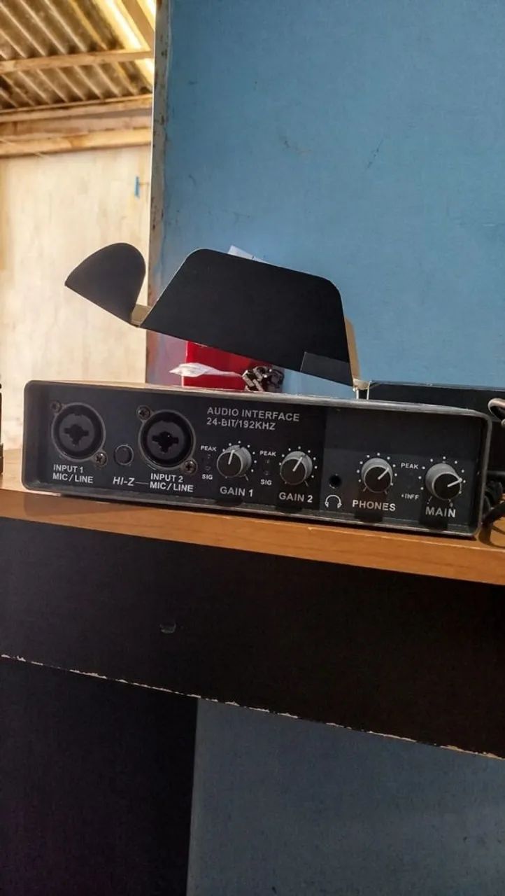 de Áudio Profissional 24bit/192kHz Semi Nova + Caixa - Foto 2