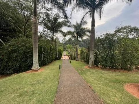 Terreno à venda com 560 m² no Alphaville Dom Pedro, Campinas.