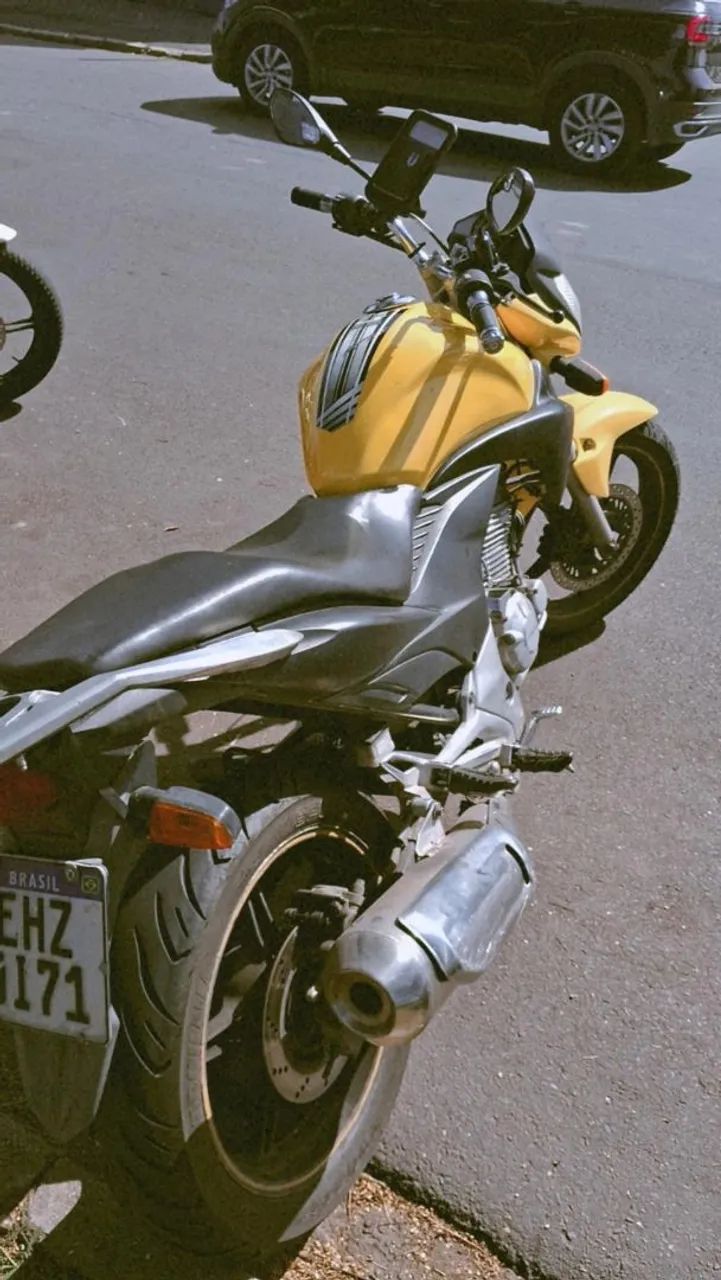 Vendo cb 300 2010