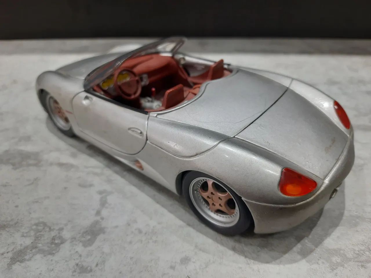 Miniatura Porsche Boxter Conversível - Escala 1:18 - Maisto