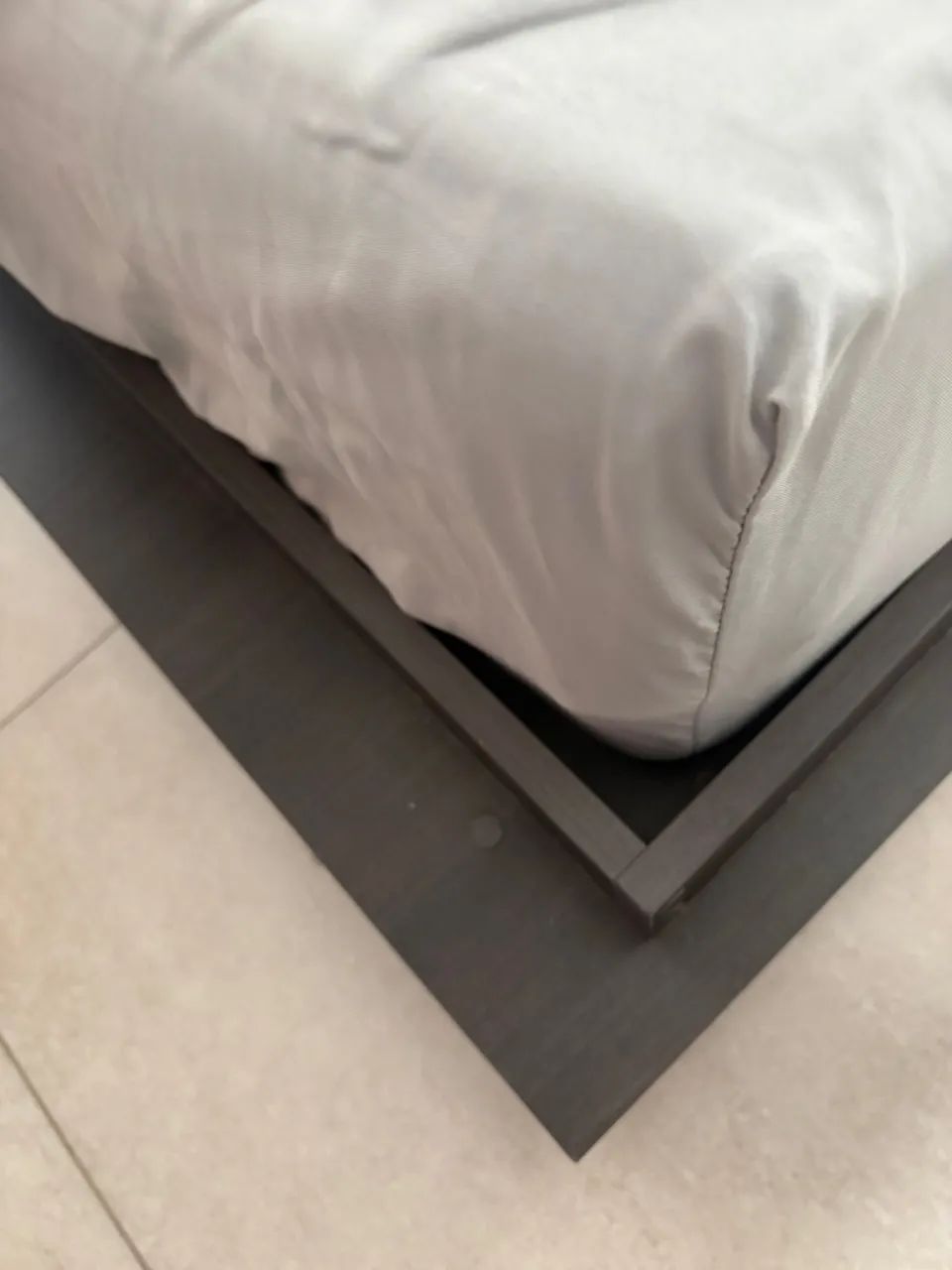 Cama viúva com escrivaninha 4 gavetas com colchão  - Foto 2