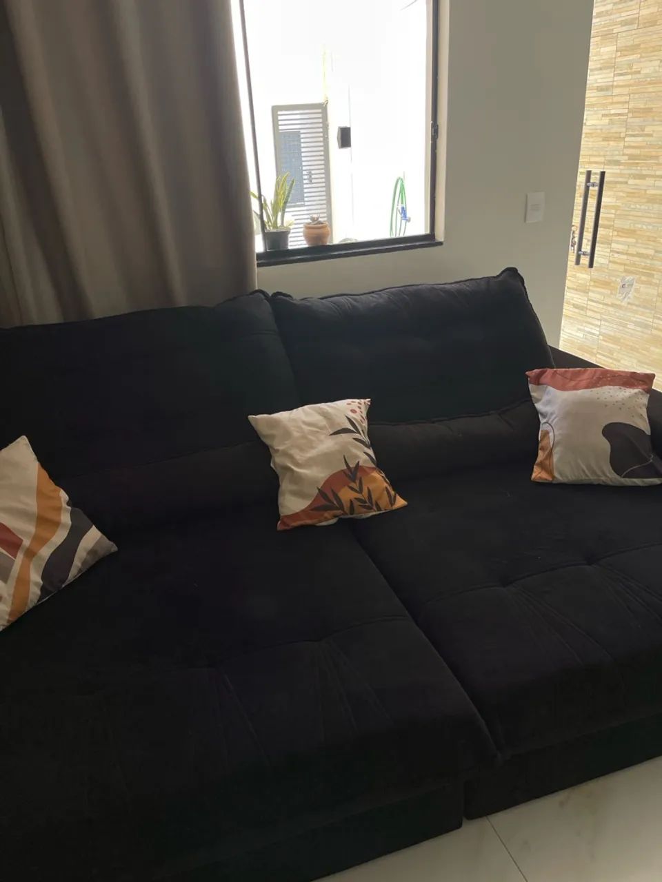 Sofá Retrátil Preto - Foto 4