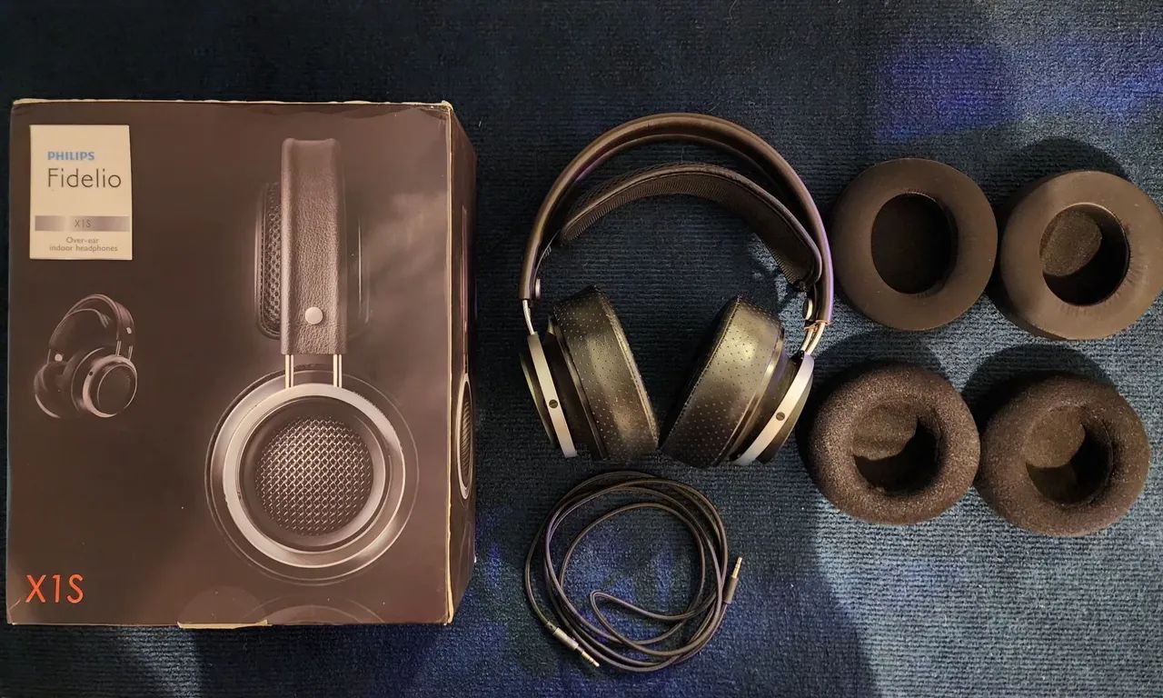 Fone Philips Fidelio X1s + 3 pares de pads Headphone<br>carneiro