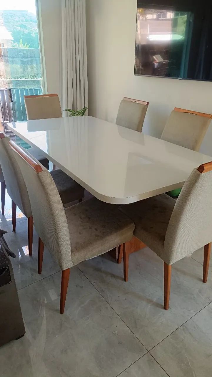 Mesa 8 cadeiras 