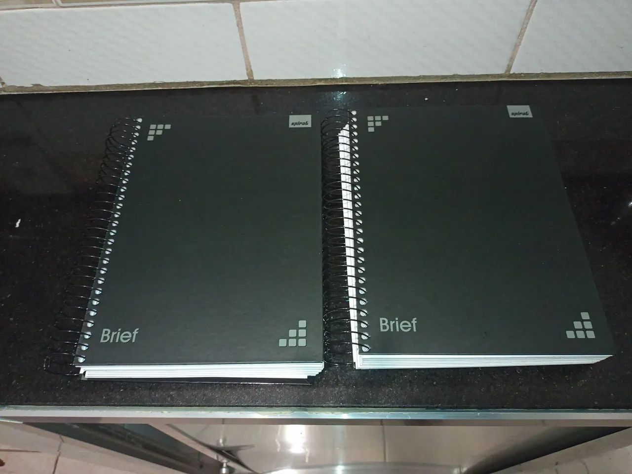 2 Cadernos Escolares de 320 Folhas