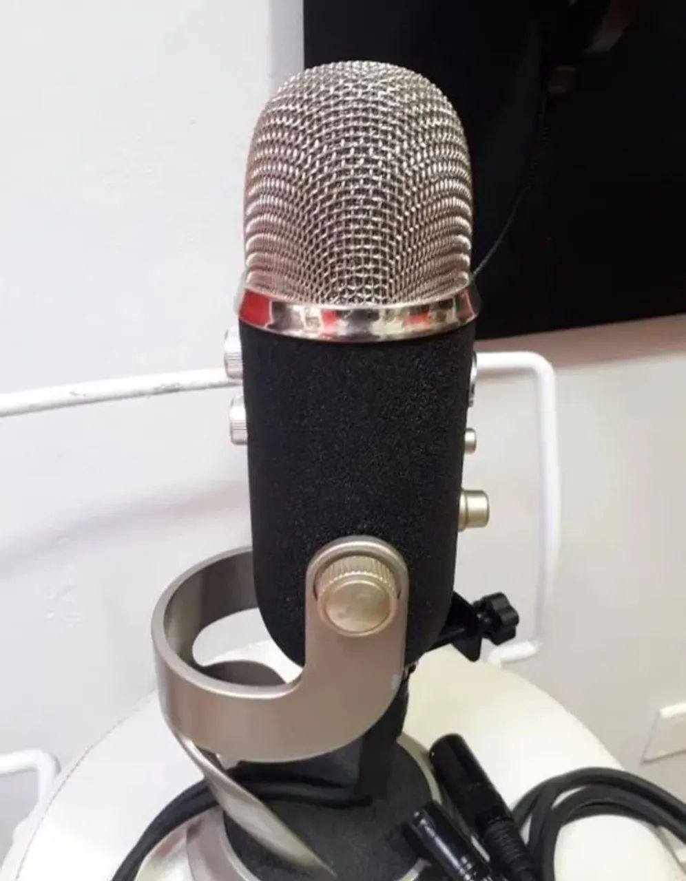 microfone condensador Blue Yeti Pro - Foto 3
