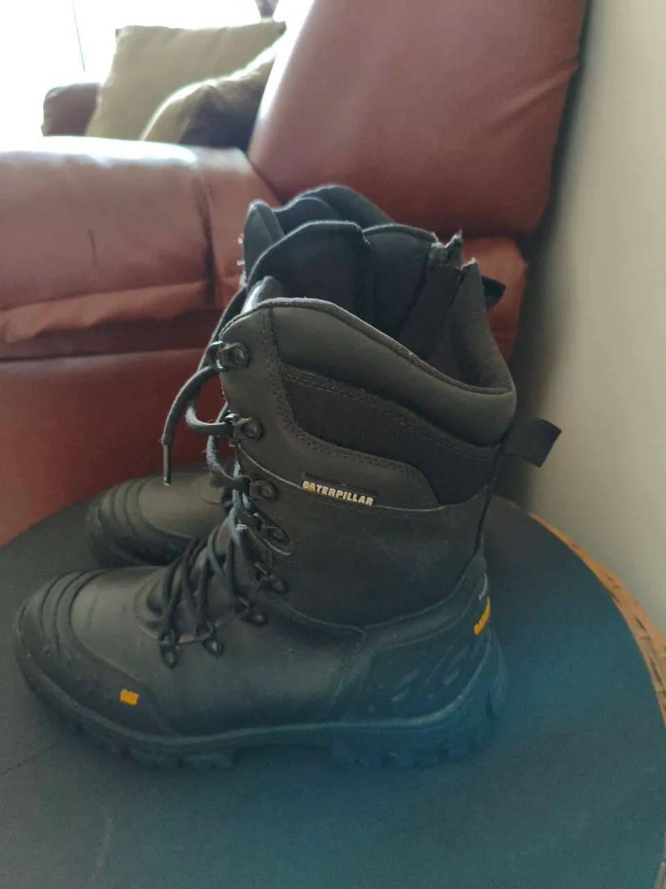 Bota coturno semi nova com pequenas avarias que saem com graxa ótima para Vigilantes / B.C - Foto 4