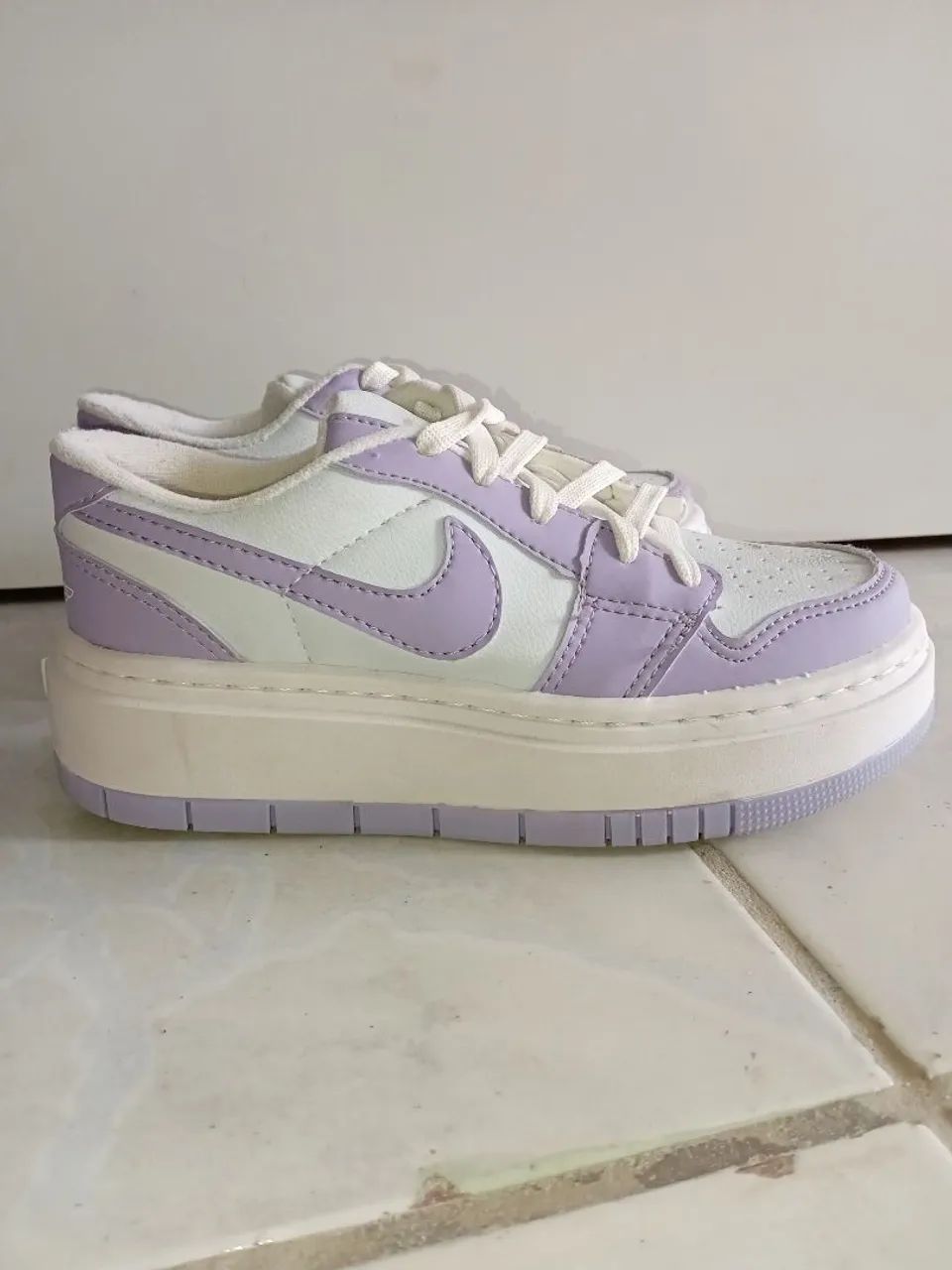 Tênis feminino Nike plataforma roxo e branco- NUNCA USADO. - Foto 2