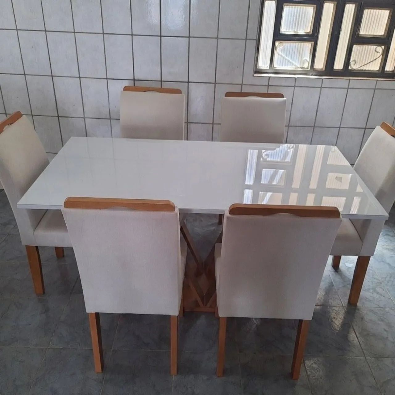 Conjunto de mesa e 6 cadeiras - Foto 3