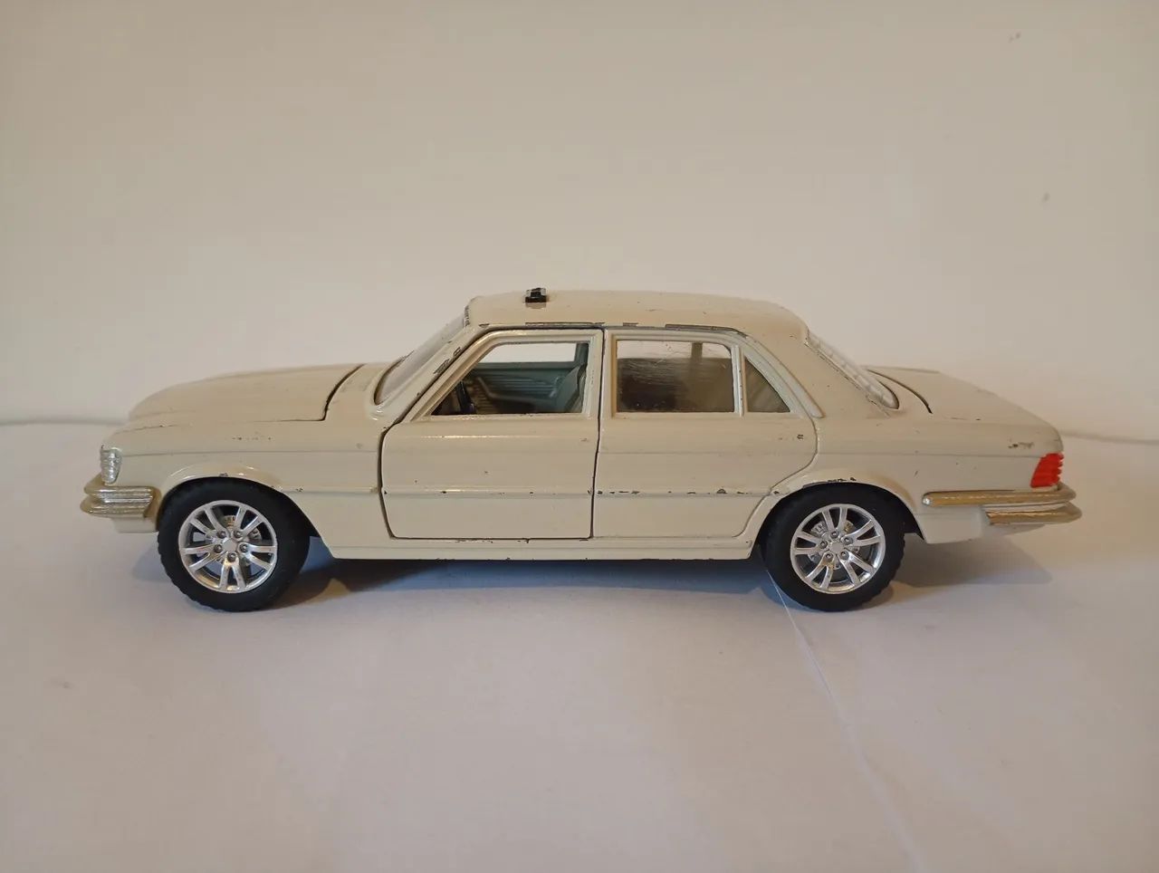 Bburago - Miniatura Mercedes 450 SEL - Foto 3