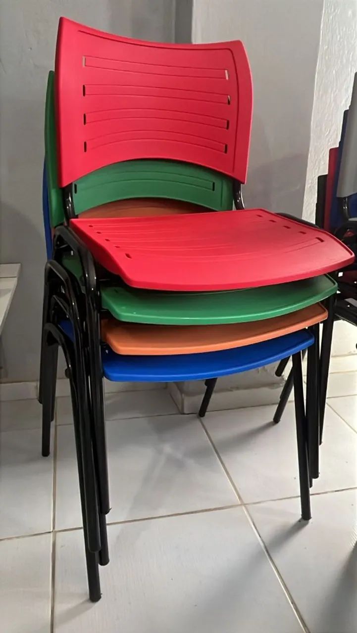 Cadeira Iso - diversas cores - Foto 2