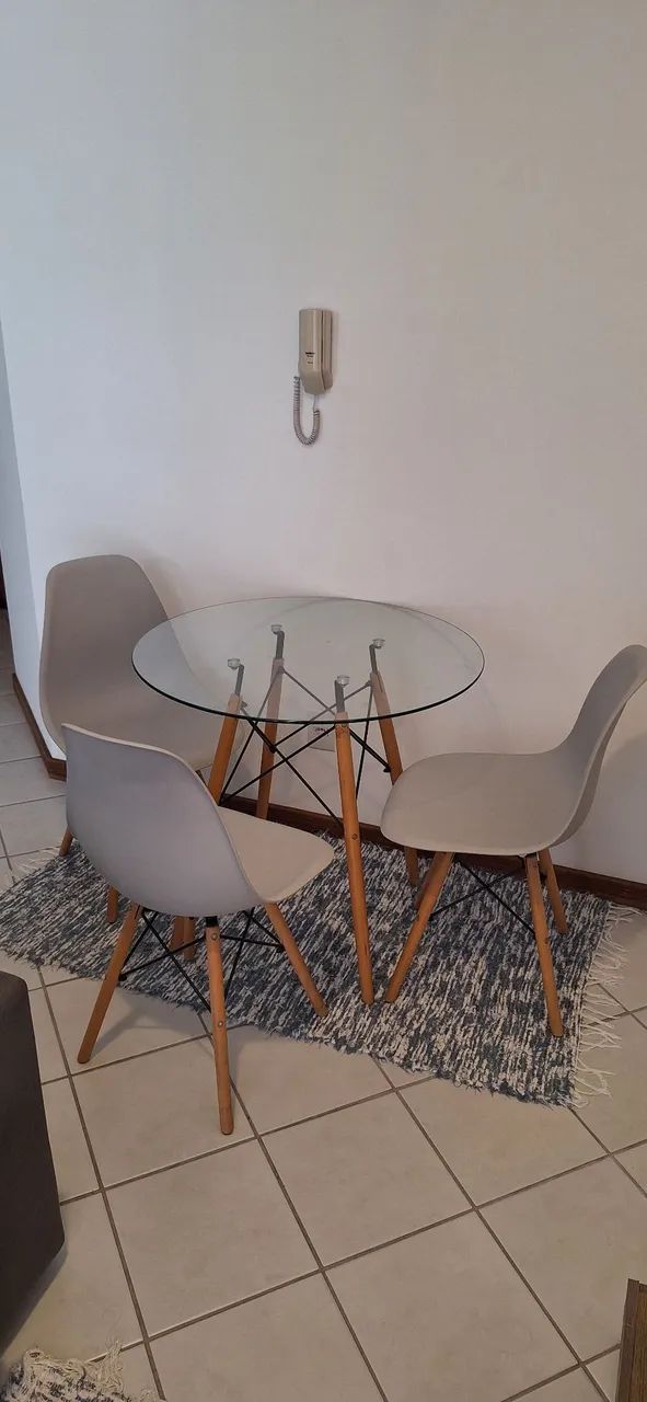 Mesa 3 lugares e cadeiras - Foto 2