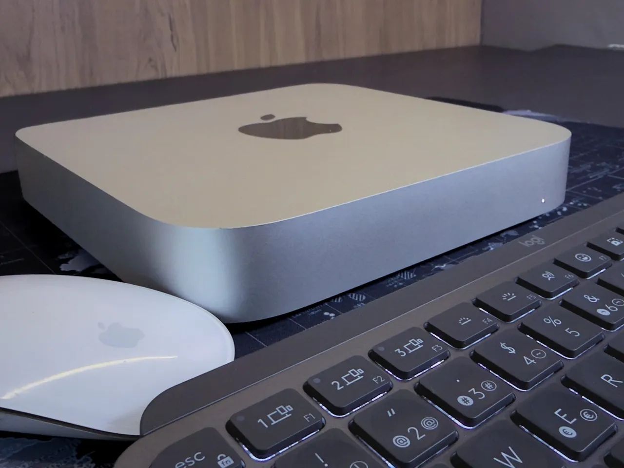 Mac Mini M2 PRO Impecável + Teclado MX Keys + Magic Mouse