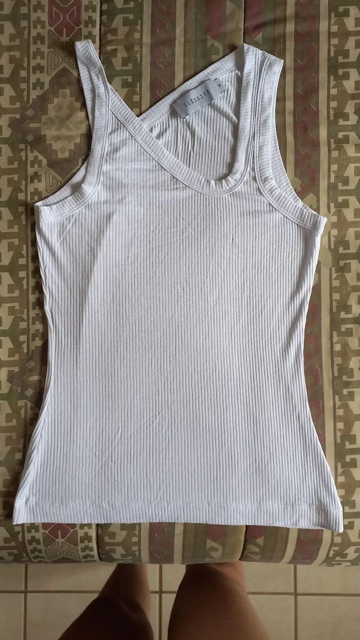 Blusa branca assimétrica Fernanda Yamamoto nunca usada