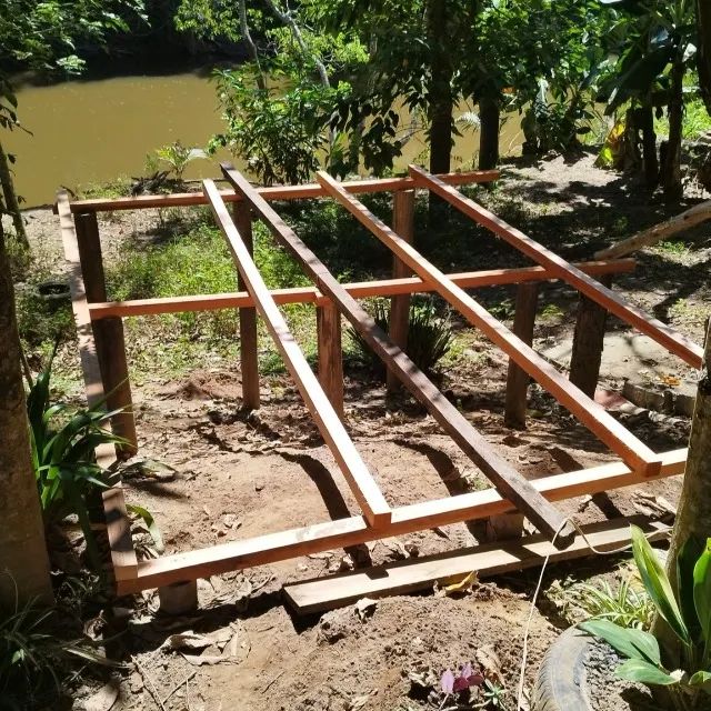 Chalés para pousada, pontes suspensas, decks...