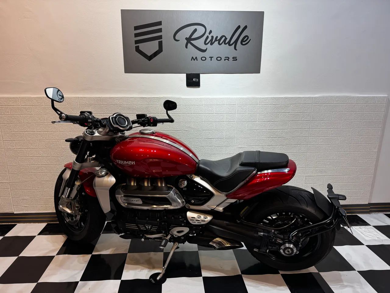 TRIUMPH ROCKET lll