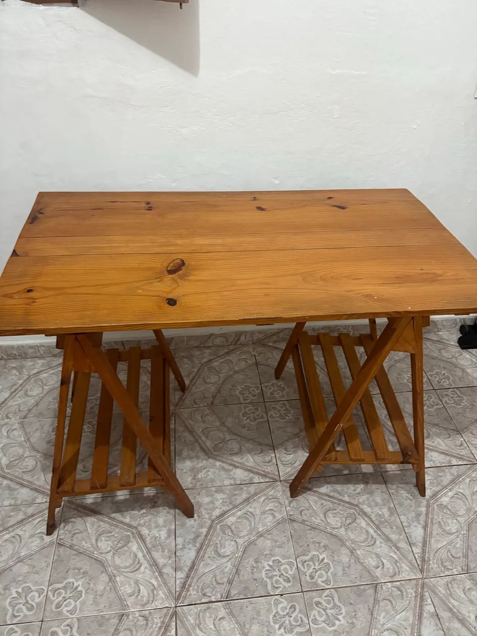 Mesa e painel de madeira  - Foto 2