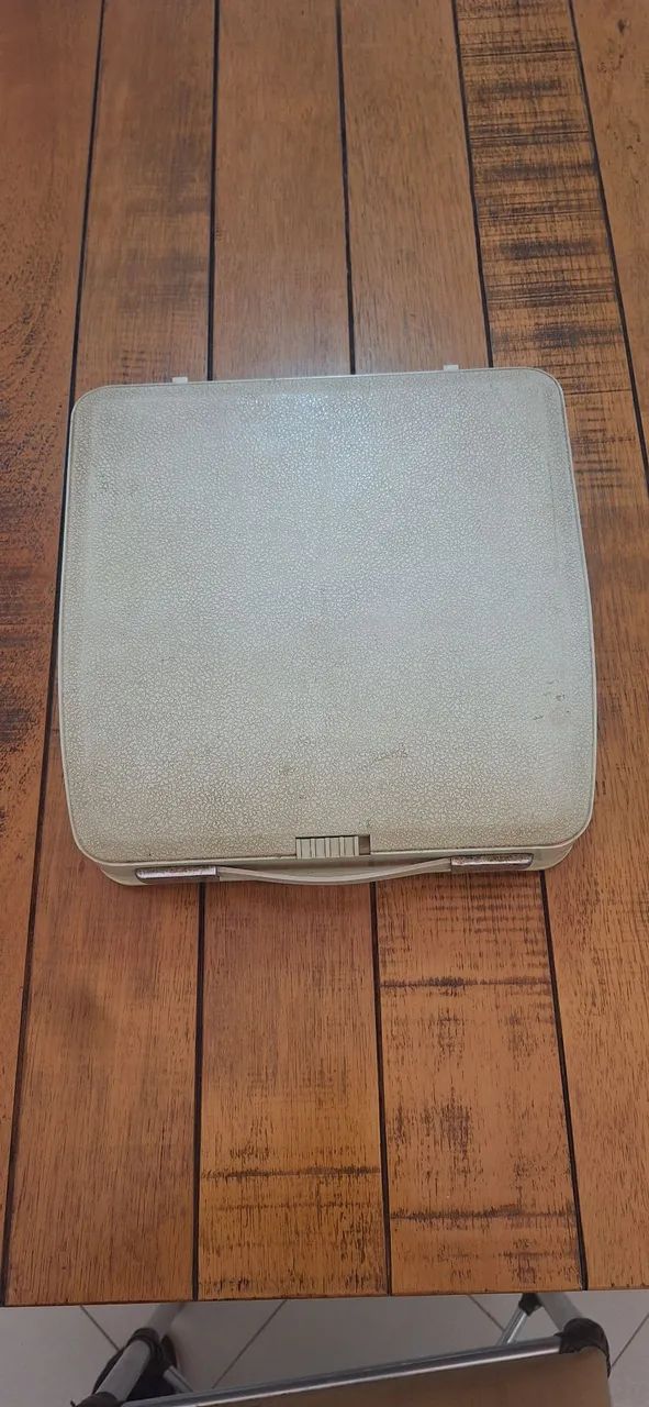 Máquina de Escrever anos 70 - Foto 3