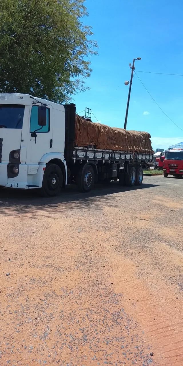 Caminhões - Foto 2