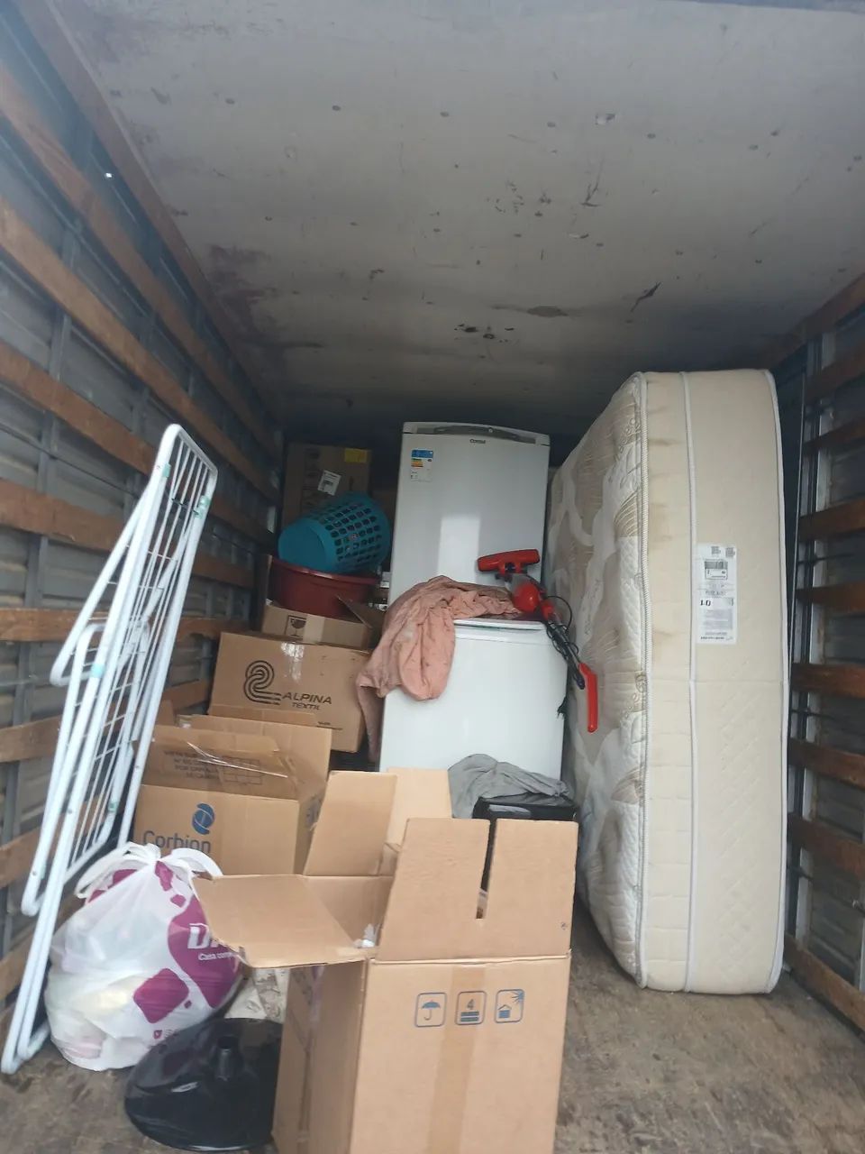 Carreto E frete e mudanças pequenas baú 