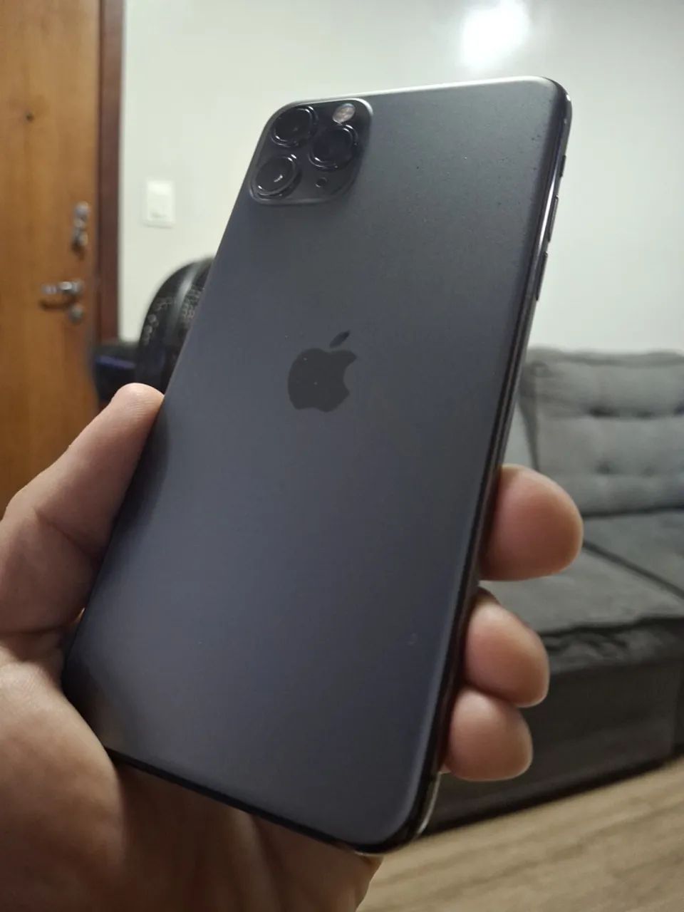 iPhone 11 Pro Max - 64GB - Foto 2
