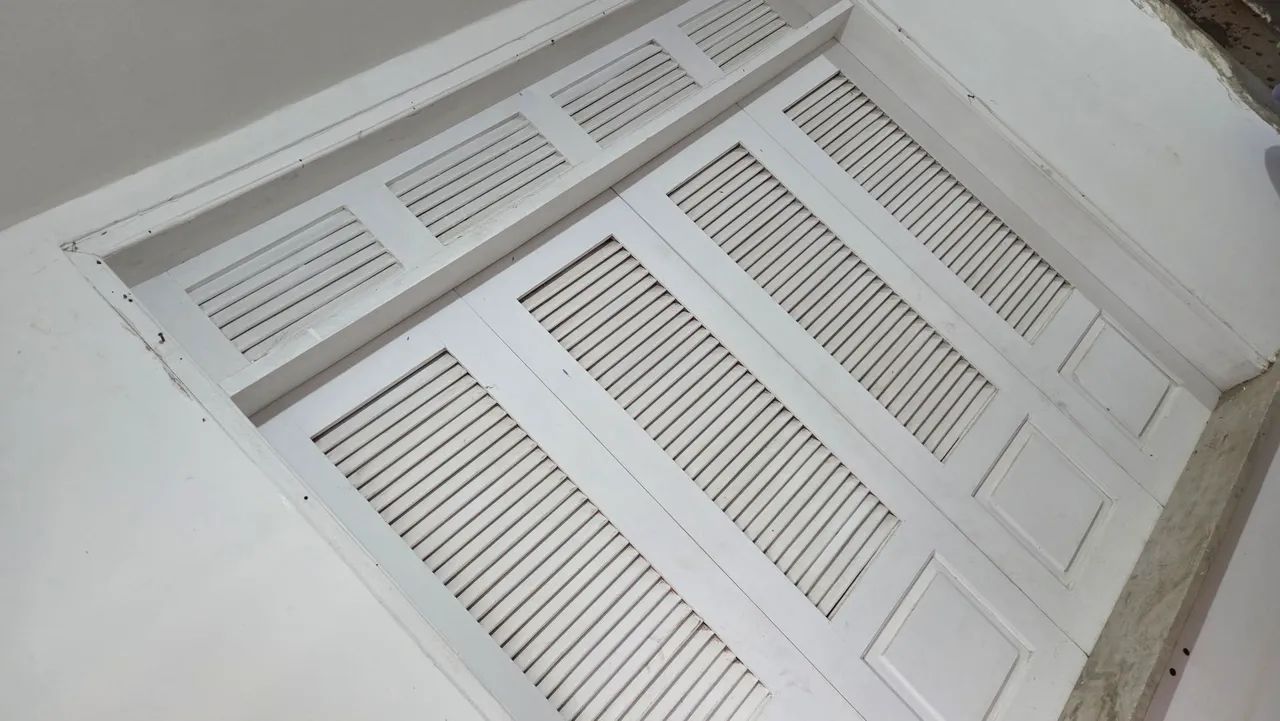 Large Window432209796541327362