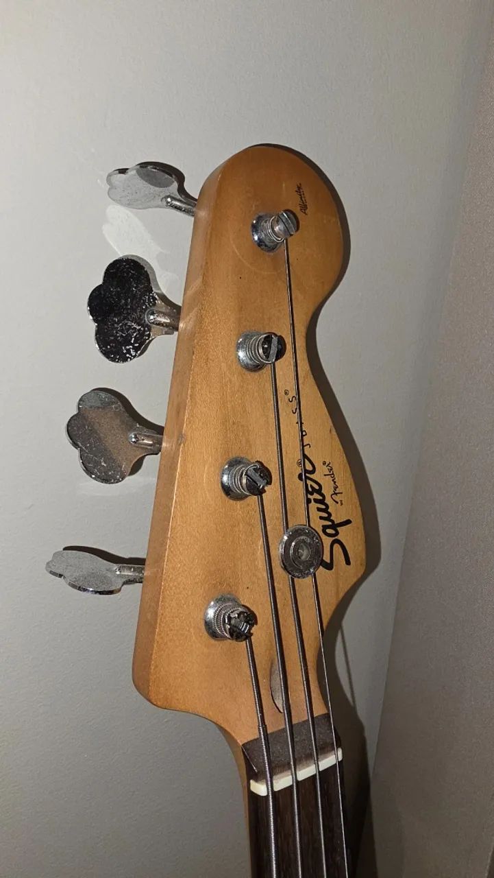 Baixo Fender Squier - Foto 5