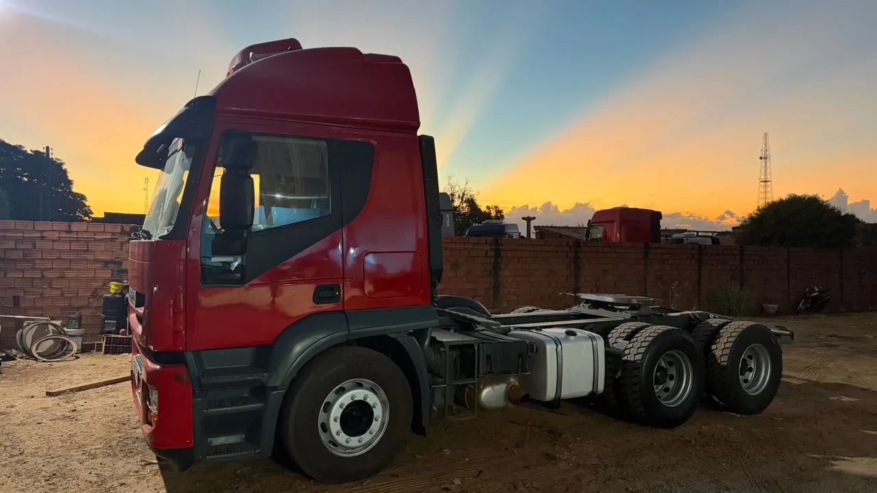 Iveco 2013-6x4  440 cv - Foto 3
