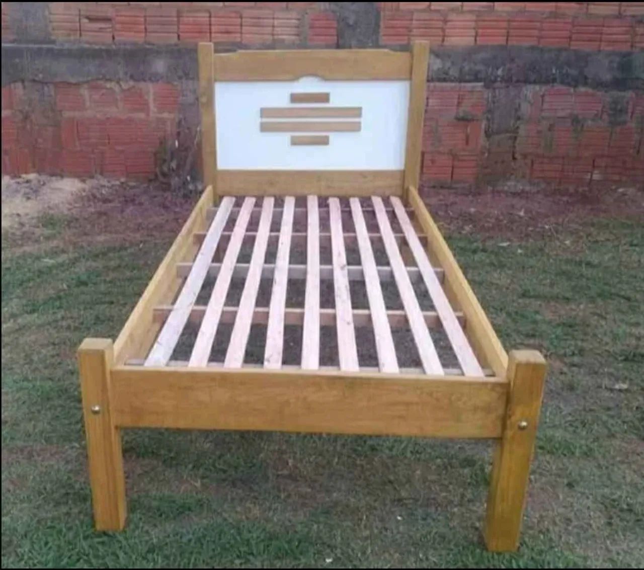 Cama de madeira solteiro nova.  - Foto 2