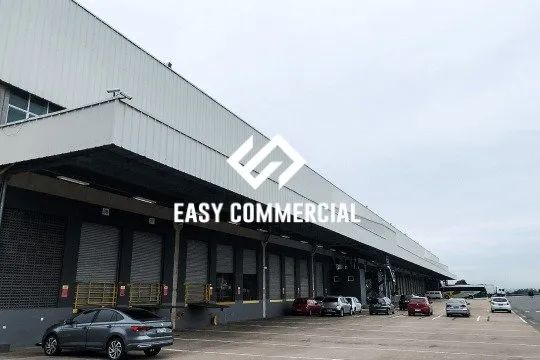 Galpão de 4.751 m² com doca em condomínio logístico