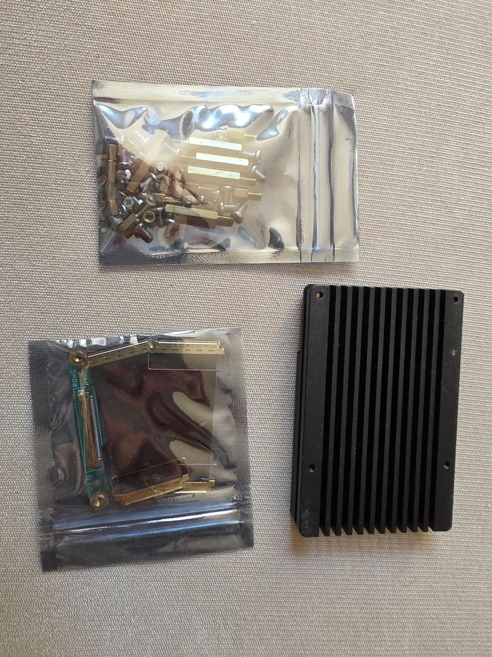 Rock pi 4b + Radxa Penta SATA HAT - Foto 3