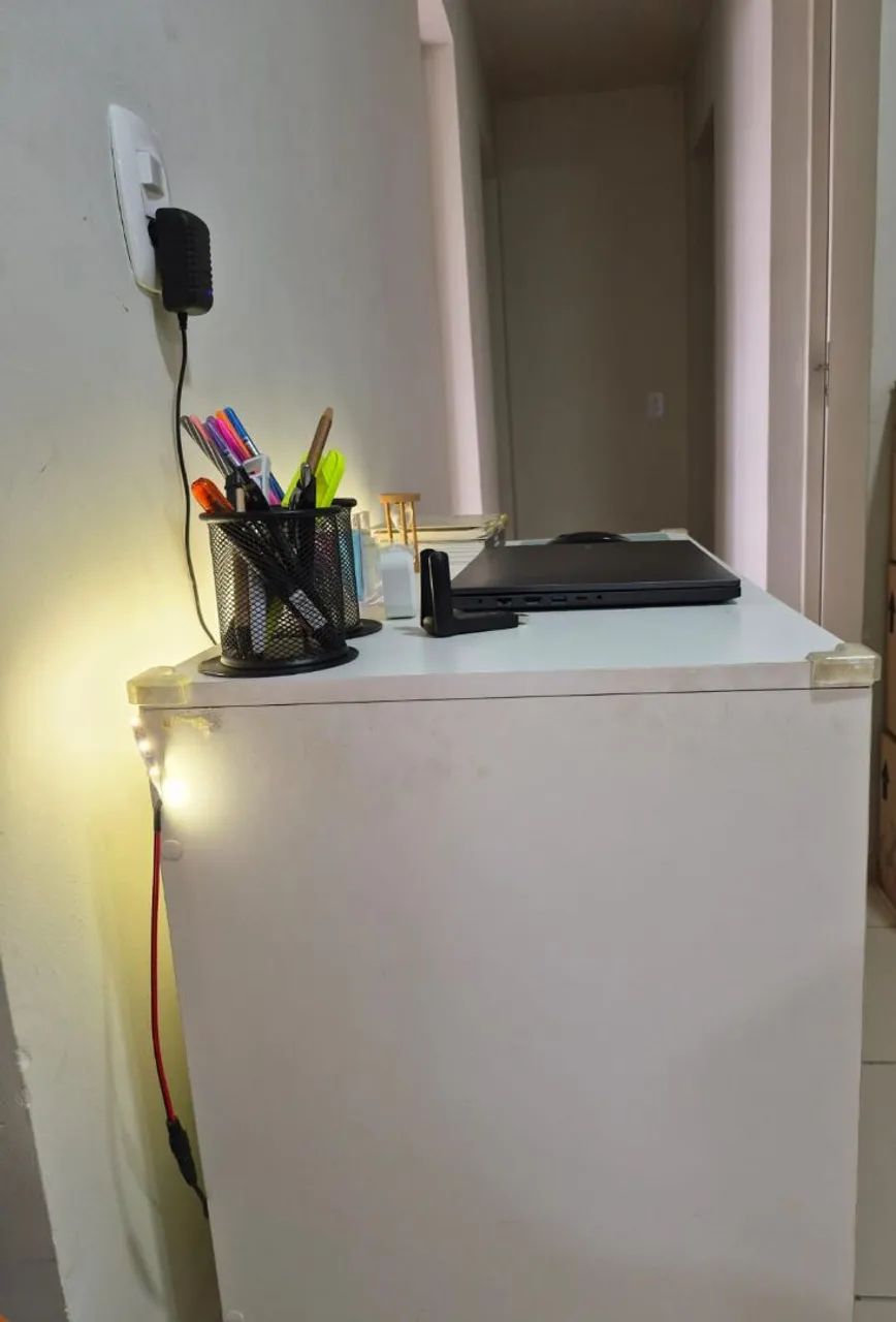Escrivaninha MDF com LED para escritório e etc. - Foto 2