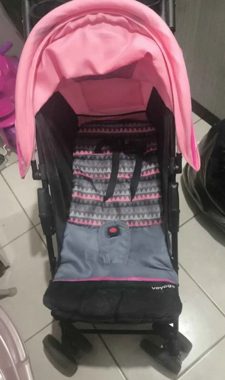 Carrinho de Bebê Voyage Rosa e Preto - Foto 3