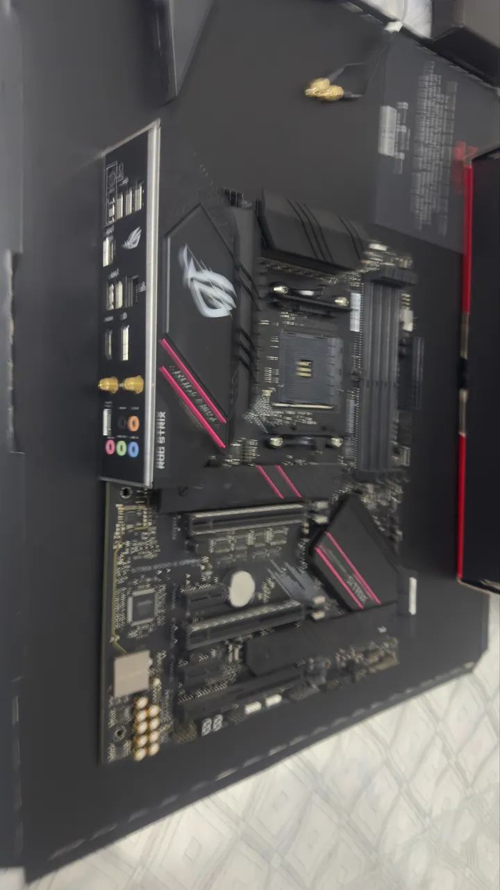 PLACA MÃE ASUS ROG STRIX B550-E GAMING - Foto 3