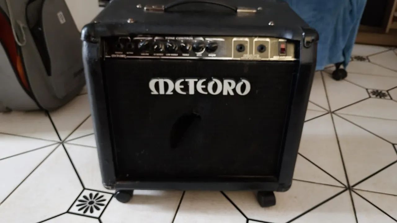 amp bass