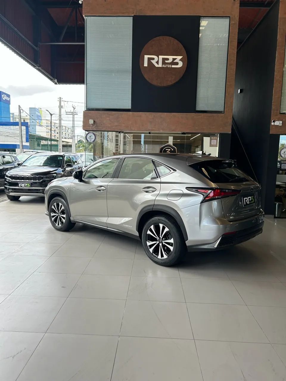 Lexus NX-300 H F-sport 2.5 16V Aut., foto 7 de 9