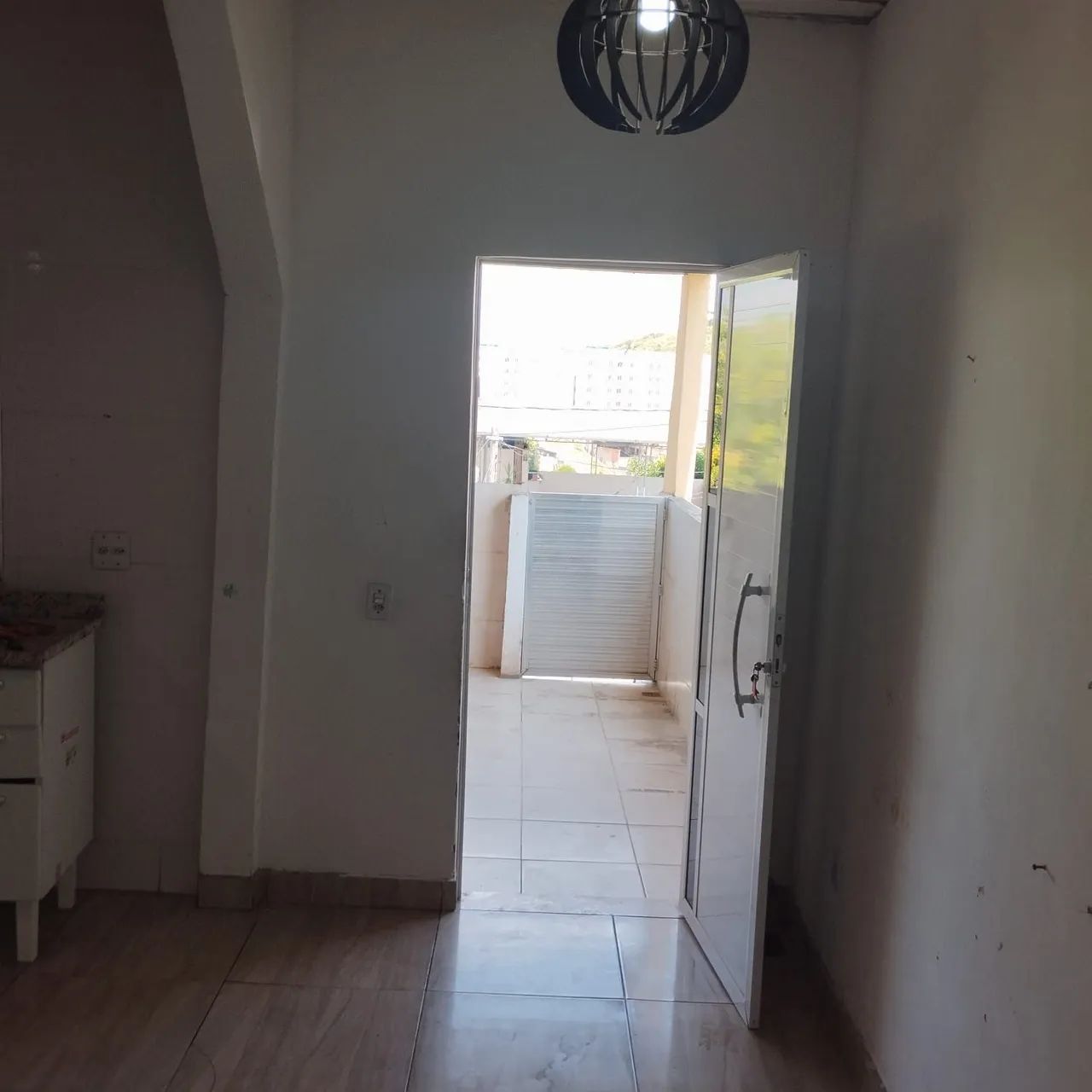 Alugo casa primeiro andar  - Foto 3