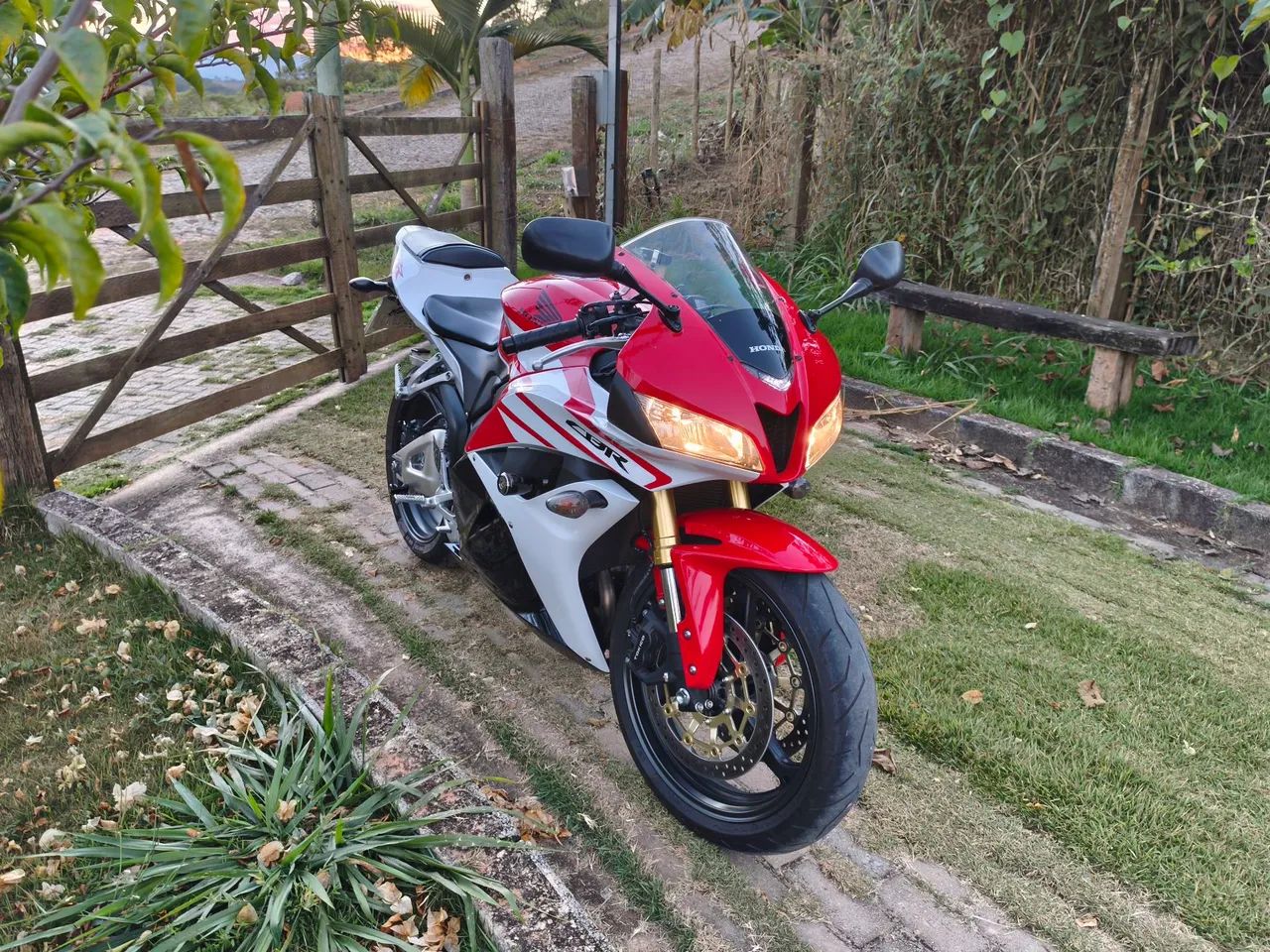 CBR 600RR 2013/2012 - Foto 4