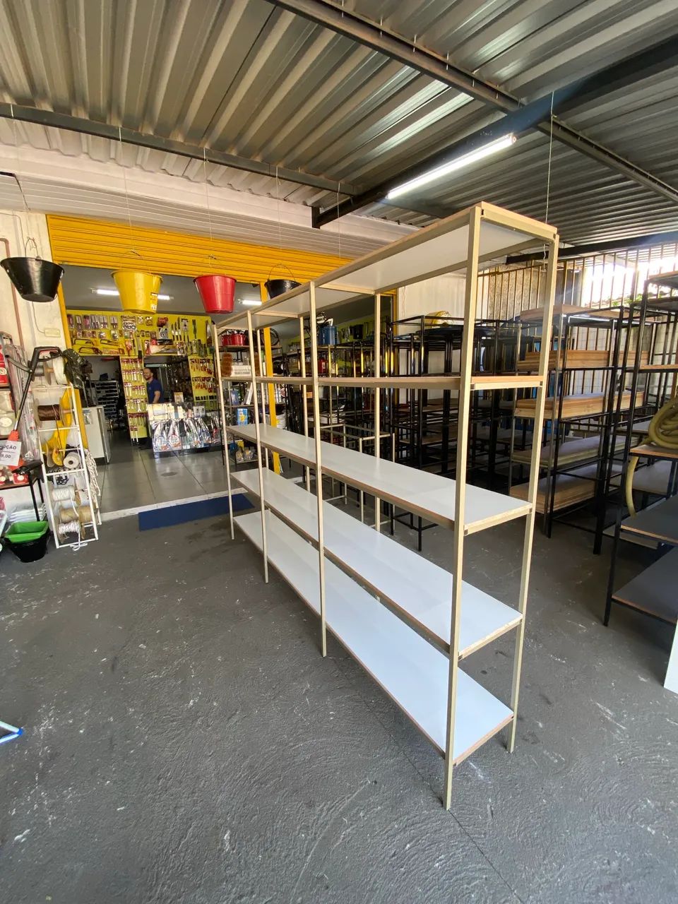 Prateleira 2,70 mt comprimento 